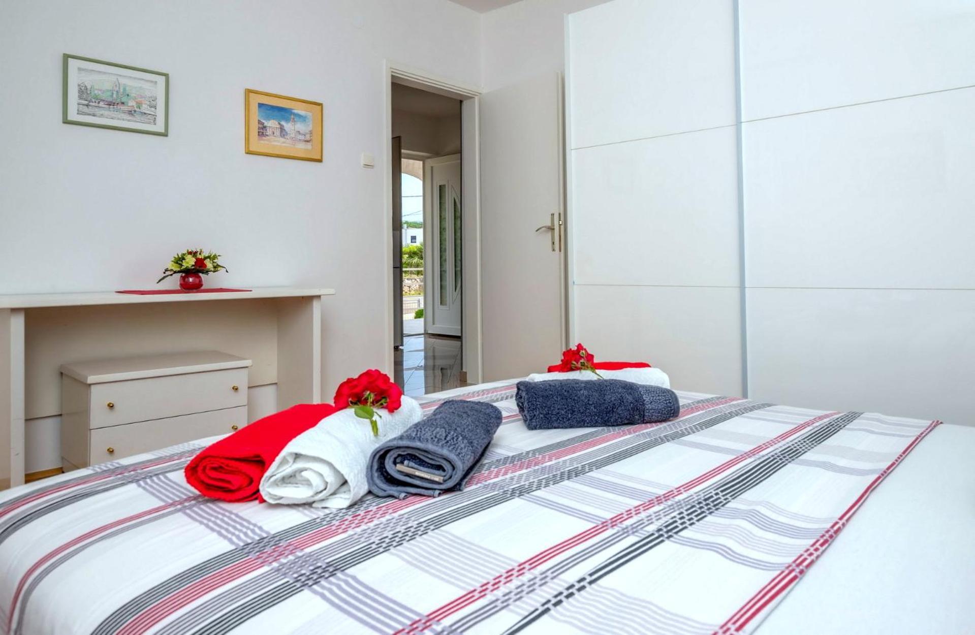 Apartments Kremenici Малинська Екстер'єр фото