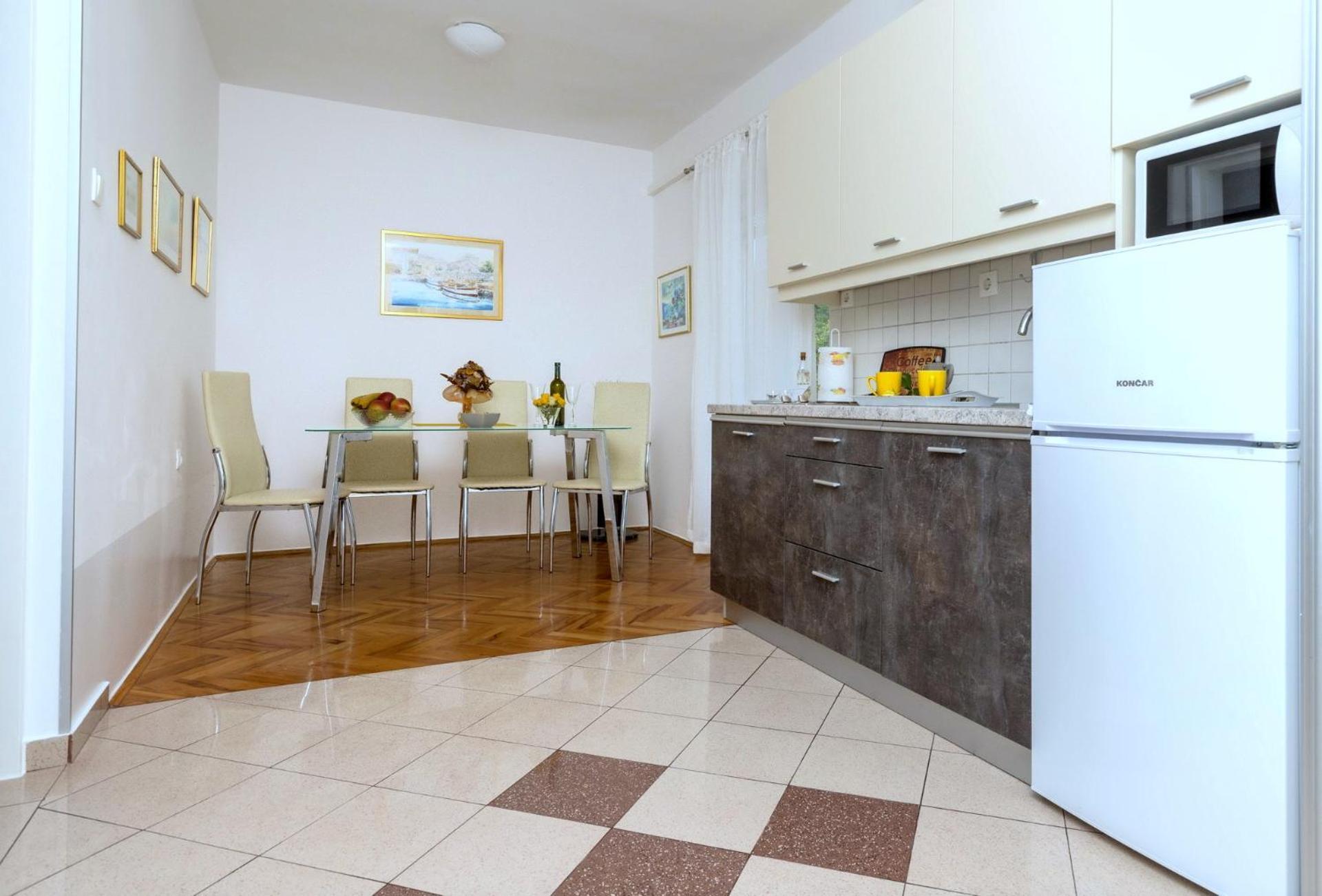 Apartments Kremenici Малинська Екстер'єр фото