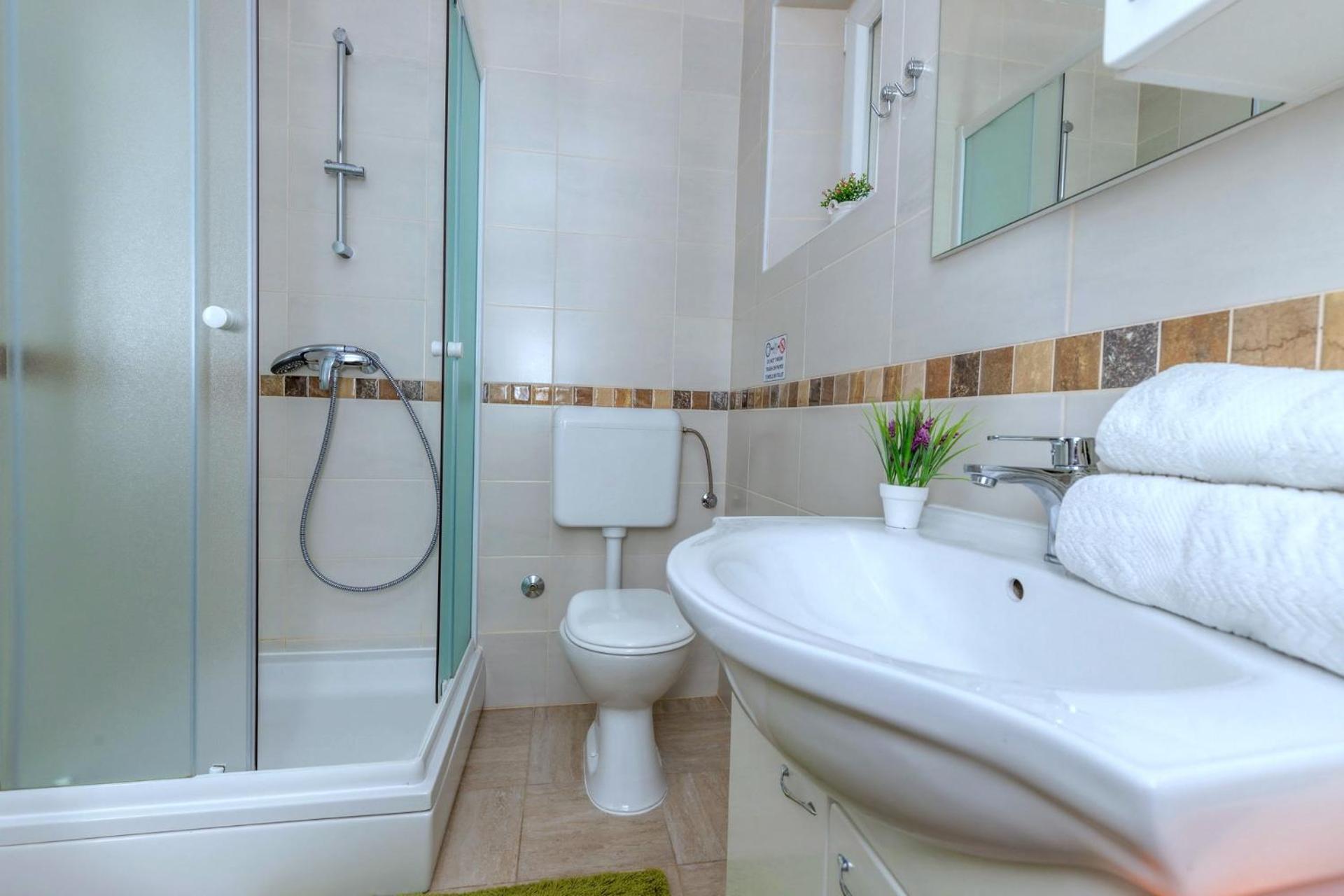 Apartments Kremenici Малинська Екстер'єр фото